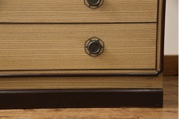 中古　美品　モダンなデザインが目を引く桐箪笥風和タンス(衣装箪笥、着物箪笥)(R-053002)