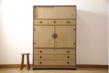 中古　美品　モダンなデザインが目を引く桐箪笥風和タンス(衣装箪笥、着物箪笥)(R-053003)