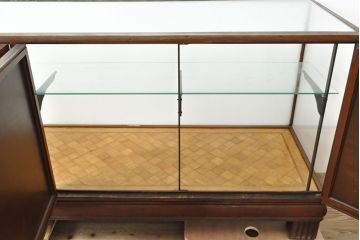フランスアンティーク　Pollards　Storefitters　真鍮フレーム　パーケットデザインが上品なアクセントになるガラスケース(ショーケース、カウンターテーブル、陳列棚、飾り棚)(R-053009)