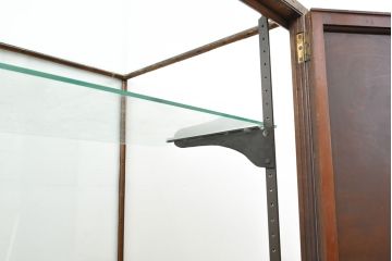 フランスアンティーク　Pollards　Storefitters　真鍮フレーム　パーケットデザインが上品なアクセントになるガラスケース(ショーケース、カウンターテーブル、陳列棚、飾り棚)(R-053009)