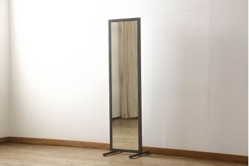 中古　インダストリアルな雰囲気漂うアイアンスタンドミラー(姿見、鏡、店舗什器)(R-053014)
