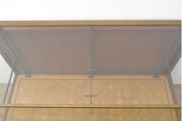 フランスアンティーク　真鍮フレームと脚の凝ったつくりが目を引くガラスケース(ショーケース、店舗什器)(R-053015)
