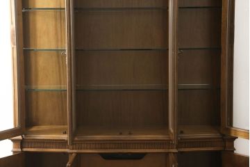 中古　美品　DREXEL HERITAGE(ドレクセルヘリテイジ)　高級感溢れる佇まいが魅力的なチャイナキャビネット(定価約195万円)(飾り棚、収納棚、戸棚)(R-053016)
