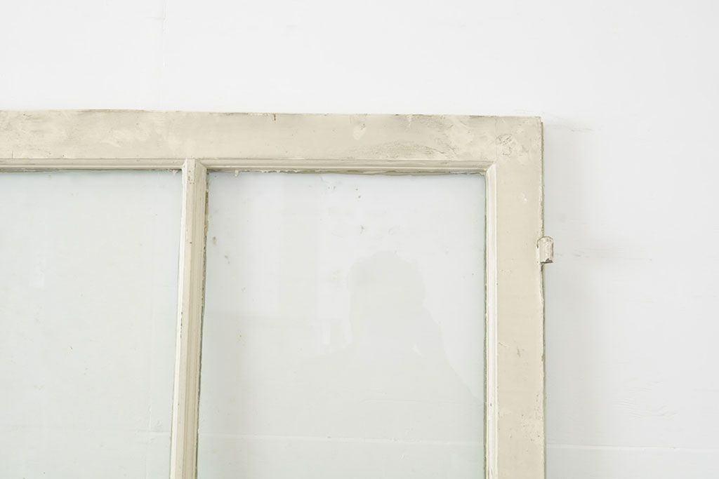 フランスアンティーク　人気のオーバル型ドアノブが付いた、ホワイトとミントグリーンの優しい色合いが可愛らしいガラス扉2枚セット(親子ドア、建具)(R-053018)