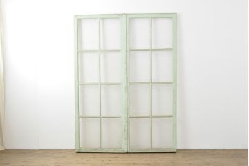 フランスアンティーク　人気のオーバル型ドアノブが付いた、ホワイトとミントグリーンの優しい色合いが可愛らしいガラス扉2枚セット(親子ドア、建具)(R-053018)