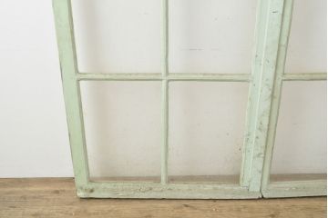 フランスアンティーク　人気のオーバル型ドアノブが付いた、ホワイトとミントグリーンの優しい色合いが可愛らしいガラス扉2枚セット(親子ドア、建具)(R-053018)