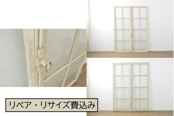 フランスアンティーク　人気のオーバル型ドアノブが付いた、ホワイトとミントグリーンの優しい色合いが可愛らしいガラス扉2枚セット(親子ドア、建具)(R-053018)