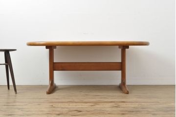 北欧ビンテージ　チーク無垢材　丸みを帯びたデザインがかわいらしいローテーブル(リビングテーブル、センターテーブル、ヴィンテージ)(R-053021)