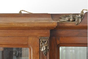 フランスアンティーク　マホガニー材　凛とした佇まいがお部屋の気品を高める上質なキャビネット(収納棚、戸棚、キャビネット)(R-053022)