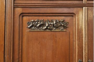 フランスアンティーク　マホガニー材　凛とした佇まいがお部屋の気品を高める上質なキャビネット(収納棚、戸棚、キャビネット)(R-053022)