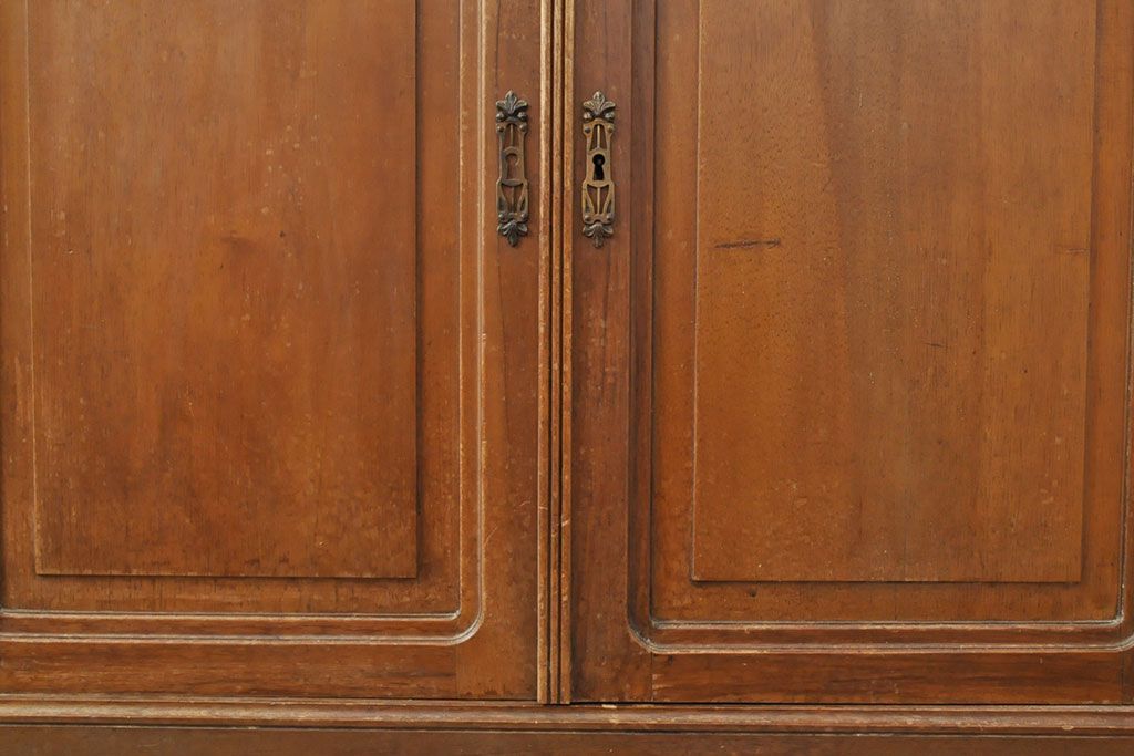 フランスアンティーク　マホガニー材　凛とした佇まいがお部屋の気品を高める上質なキャビネット(収納棚、戸棚、キャビネット)(R-053022)