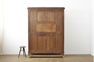 フランスアンティーク　マホガニー材　凛とした佇まいがお部屋の気品を高める上質なキャビネット(収納棚、戸棚、キャビネット)(R-053022)