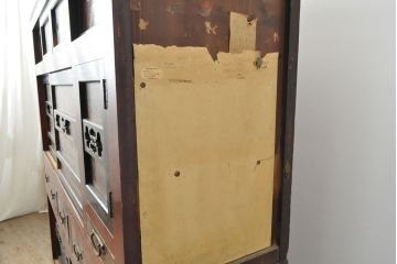 和製アンティーク　和モダンなお部屋にぴったりのツートンカラーが目を引く重ね水屋箪笥(収納棚、戸棚、食器棚、キャビネット)(R-053023)