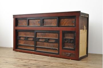 和製アンティーク　和モダンなお部屋にぴったりのツートンカラーが目を引く重ね水屋箪笥・上段(収納棚、戸棚、食器棚、サイドボード)(R-053024)