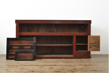 和製アンティーク　和モダンなお部屋にぴったりのツートンカラーが目を引く重ね水屋箪笥・上段(収納棚、戸棚、食器棚、サイドボード)(R-053024)