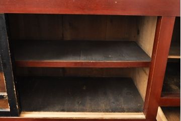 和製アンティーク　和モダンなお部屋にぴったりのツートンカラーが目を引く重ね水屋箪笥・上段(収納棚、戸棚、食器棚、サイドボード)(R-053024)