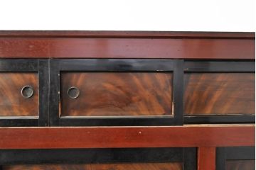 和製アンティーク　和モダンなお部屋にぴったりのツートンカラーが目を引く重ね水屋箪笥・上段(収納棚、戸棚、食器棚、サイドボード)(R-053024)