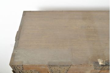 和製アンティーク　観音開き　迫力のある立派な十字金具が魅力的な上手物の総桐箪笥(桐たんす、和たんす、時代箪笥、引き出し)(R-053026)