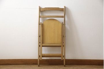 昭和レトロ　明るい木色があたたかみを感じさせる折り畳みチェア(椅子、イス、板座チェア)(R-053036)