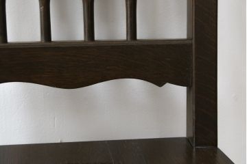 アメリカビンテージ　オーク材　背板と脚の凝ったデザインが魅力的なヴィンテージチェア(椅子、板座チェア、ダイニングチェア)(R-053038)