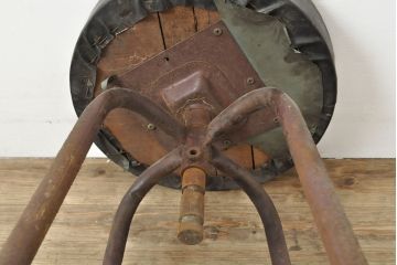 和製アンティーク　インダストリアルな空間づくりにおすすめのスツール(丸椅子)(R-053040)