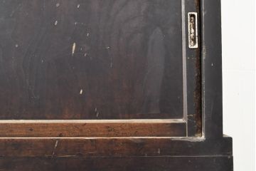 和製アンティーク　前面ケヤキ材　いぶされた味わいが感じられる関東水屋箪笥(食器棚、茶たんす、収納棚、キャビネット)(R-053042)