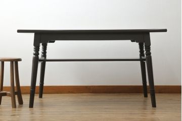 ビンテージ家具　松本民芸家具　ダイニングの雰囲気をぐっと素敵にしてくれる棚付きダイニングテーブル(食卓、2人掛け、4人掛け、ヴィンテージ)(R-053044)