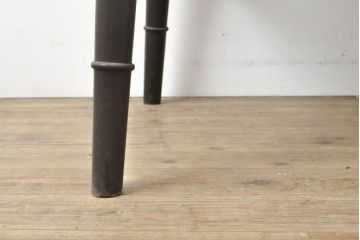 ビンテージ家具　松本民芸家具　上品な佇まいが大人空間を演出する棚付きダイニングテーブル(食卓、2人掛け、4人掛け、ヴィンテージ)(R-053045)