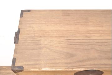 美品　和製アンティーク　シンプルな金具がモダンな雰囲気を醸し出す二段重ね総桐箪笥(桐たんす、衣装箪笥、引き出し、チェスト)(R-053050)