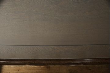 中古　美品　タガヤサン　細やかな彫刻が美しい、ガラス天板付きダイニングテーブル(食卓)(R-053051)