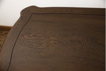 中古　美品　タガヤサン　細やかな彫刻が美しい、ガラス天板付きダイニングテーブル(食卓)(R-053051)