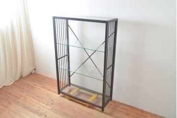 中古　ガラス棚とアイアンの組み合わせがクールでかっこいいアイアンラック(飾り棚、シェルフ、オープンラック、収納棚)(R-053053)