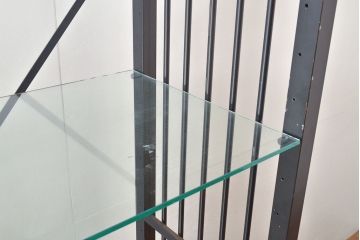 中古　ガラス棚とアイアンの組み合わせがクールでかっこいいアイアンラック(飾り棚、シェルフ、オープンラック、収納棚)(R-053053)