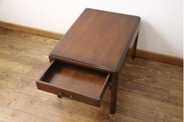 中古　イギリス　RACKSTRAW(ラックストロー)　シンプルな中にも高級感漂うサイドテーブル(定価約13万円)(ローテーブル、飾り台、ナイトテーブル)(R-053065)