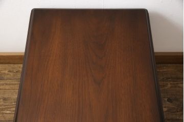 中古　イギリス　RACKSTRAW(ラックストロー)　シンプルな中にも高級感漂うサイドテーブル(定価約13万円)(ローテーブル、飾り台、ナイトテーブル)(R-053065)