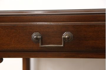 中古　イギリス　RACKSTRAW(ラックストロー)　シンプルな中にも高級感漂うサイドテーブル(定価約13万円)(ローテーブル、飾り台、ナイトテーブル)(R-053065)