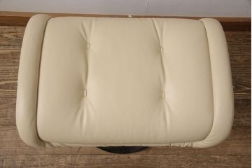 中古　超美品　EKORNES(エコーネス)　本革　ロイヤルシリーズ　オットマン付き　ストレスレスチェア(定価約46万円)(リクライニングチェア、アームチェア、椅子)(R-053070)
