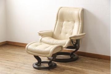 中古　超美品　EKORNES(エコーネス)　本革　ロイヤルシリーズ　オットマン付き　ストレスレスチェア(定価約46万円)(リクライニングチェア、アームチェア、椅子)(R-053071)