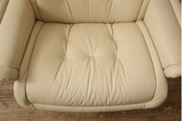 中古　超美品　EKORNES(エコーネス)　本革　ロイヤルシリーズ　オットマン付き　ストレスレスチェア(定価約46万円)(リクライニングチェア、アームチェア、椅子)(R-053071)