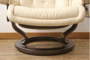 中古　超美品　EKORNES(エコーネス)　本革　ロイヤルシリーズ　オットマン付き　ストレスレスチェア(定価約46万円)(リクライニングチェア、アームチェア、椅子)(R-053071)
