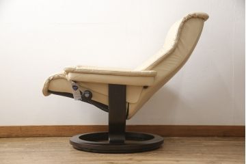 中古　超美品　EKORNES(エコーネス)　本革　ロイヤルシリーズ　オットマン付き　ストレスレスチェア(定価約46万円)(リクライニングチェア、アームチェア、椅子)(R-053071)
