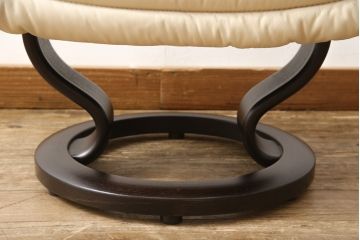 中古　超美品　EKORNES(エコーネス)　本革　ロイヤルシリーズ　オットマン付き　ストレスレスチェア(定価約46万円)(リクライニングチェア、アームチェア、椅子)(R-053071)