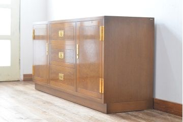中古　美品　カリモク家具(karimoku)　domani(ドマーニ)　Morganton(モーガントン)　直線的でシンプルなデザインが目を引くサイドボード(定価約38万円)(ローボード、収納棚、引き出し、キャビネット)(R-053073)