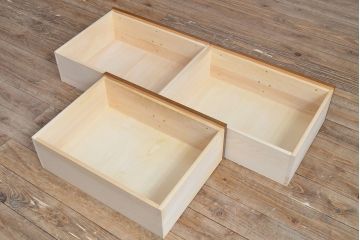 中古　美品　カリモク家具(karimoku)　domani(ドマーニ)　Morganton(モーガントン)　直線的でシンプルなデザインが目を引くサイドボード(定価約38万円)(ローボード、収納棚、引き出し、キャビネット)(R-053073)