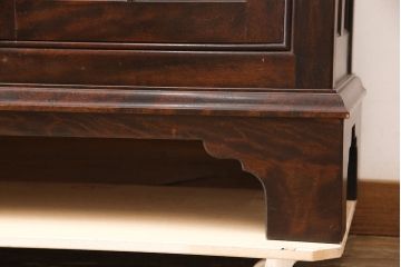 中古　美品　松本民芸家具　シックなインテリアと相性の良いC型書棚(ブックケース、本棚、本箱、飾り棚、収納棚、キャビネット)(定価約63万円)(R-053082)