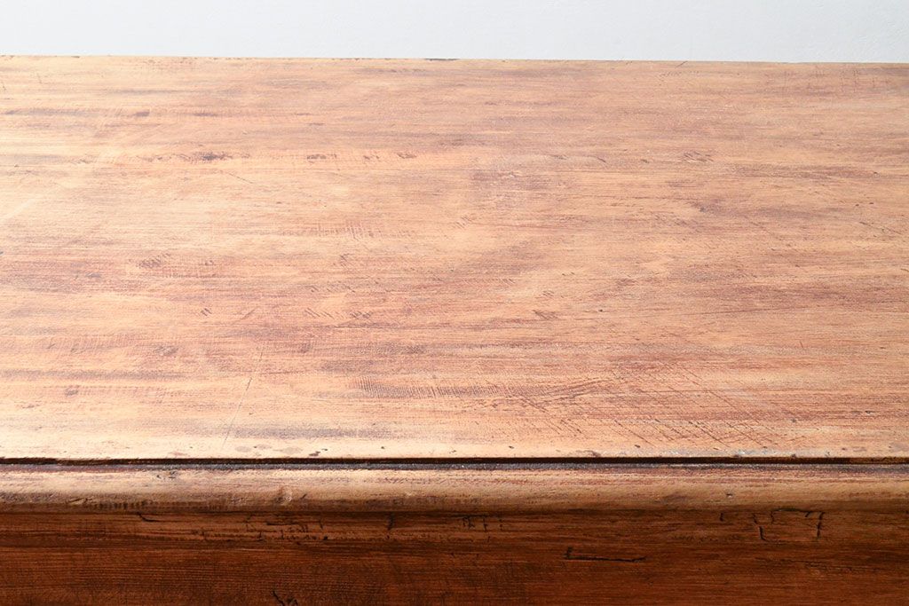 フランスアンティーク パイン材 味わいのある佇まいが最高の雰囲気を醸し出すカウンターテーブル(サイドボード、キャビネット、引き出し、店舗什器)(R-053087)