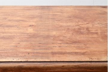 フランスアンティーク　パイン材　味わいのある佇まいが最高の雰囲気を醸し出すカウンターテーブル(サイドボード、キャビネット、引き出し、店舗什器)(R-053087)