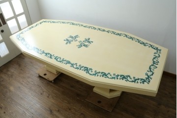 中古　フランス高級家具　八角形の天板が珍しい!お洒落なデザインが魅力の大型ダイニングテーブル　定価約130万円　(R-053090)