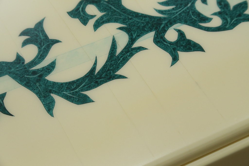 中古　フランス高級家具　八角形の天板が珍しい!お洒落なデザインが魅力の大型ダイニングテーブル　定価約130万円　(R-053090)