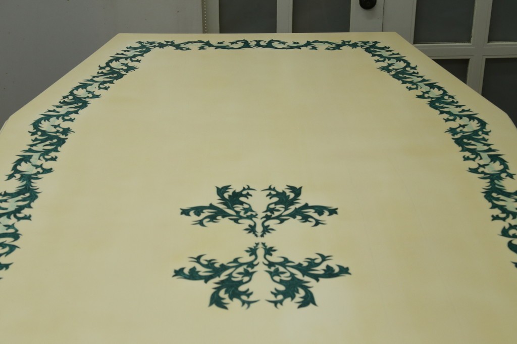 中古　フランス高級家具　八角形の天板が珍しい!お洒落なデザインが魅力の大型ダイニングテーブル　定価約130万円　(R-053090)